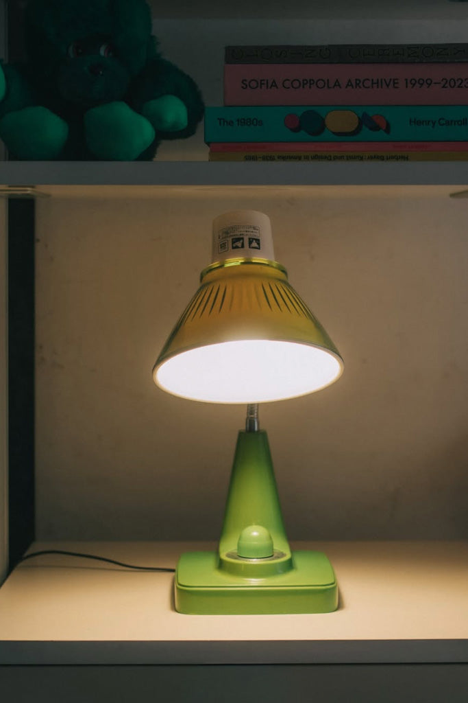 グリーンのテーブルライト