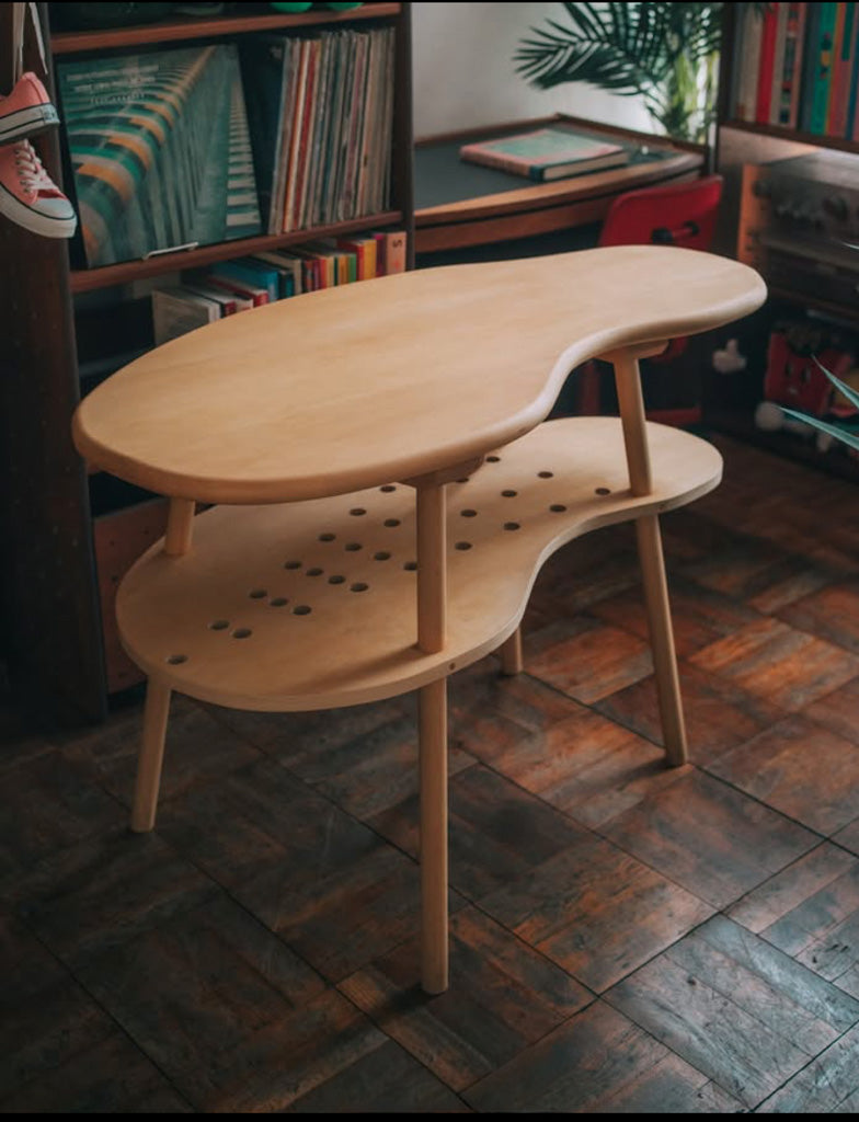 変な形のAVラック