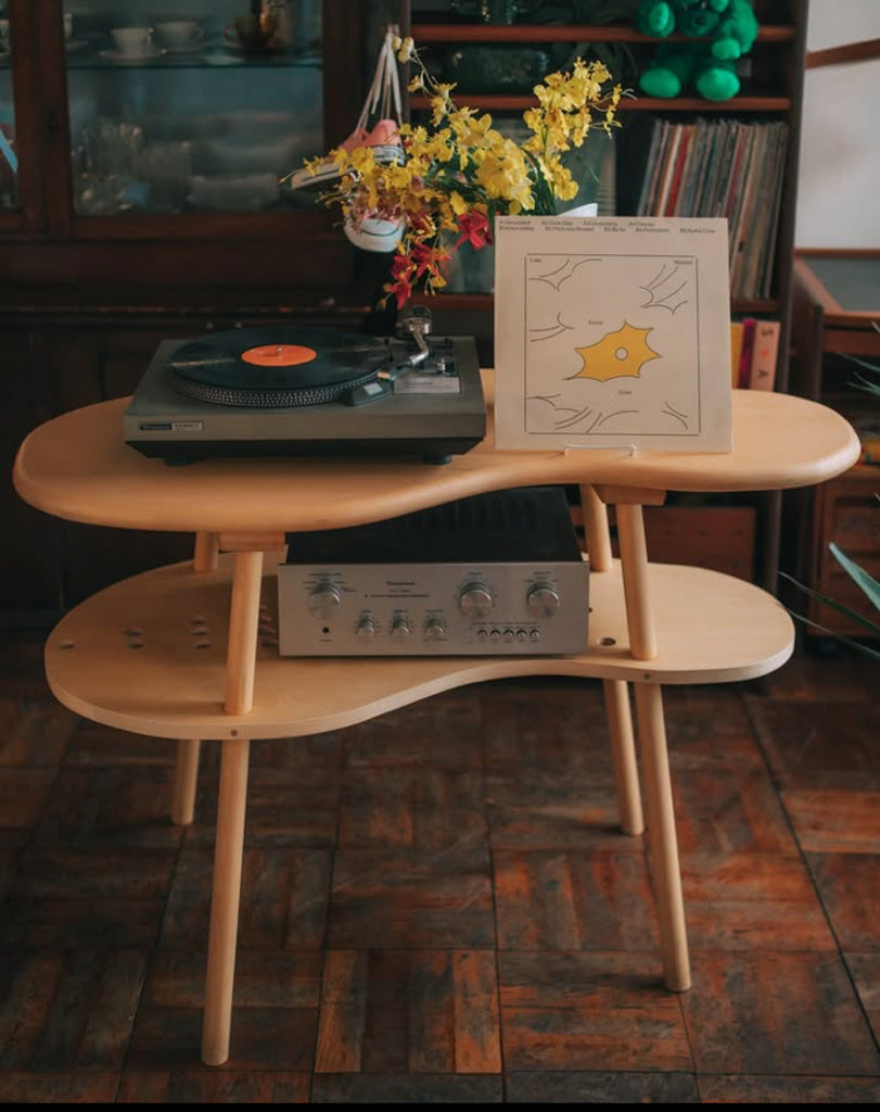 変な形のAVラック