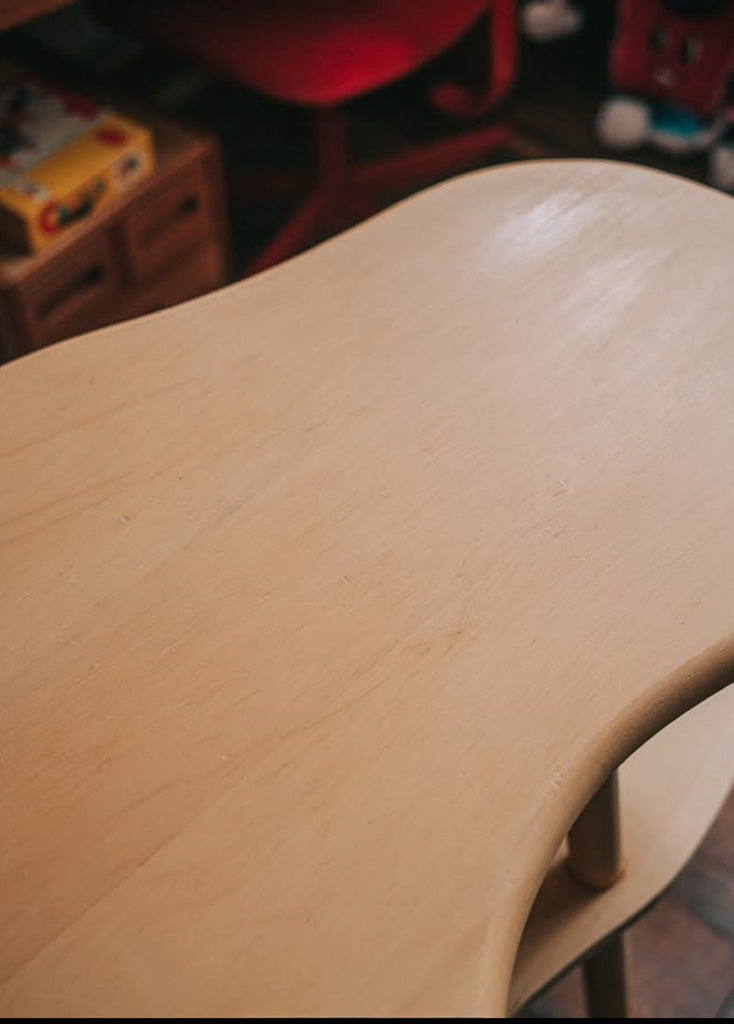 変な形のAVラック