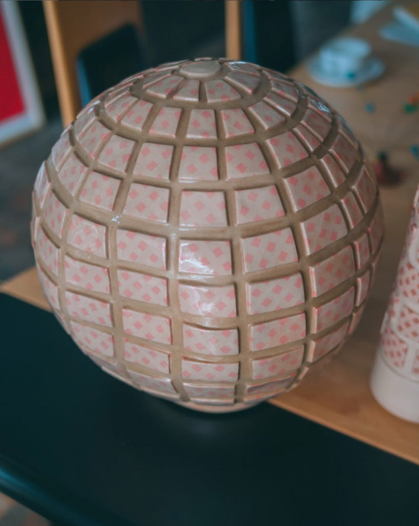 巨大な花器(丸型)