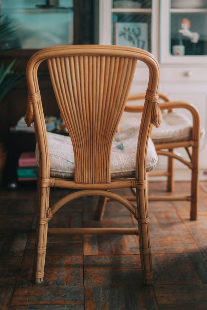 ラタンのアームチェア