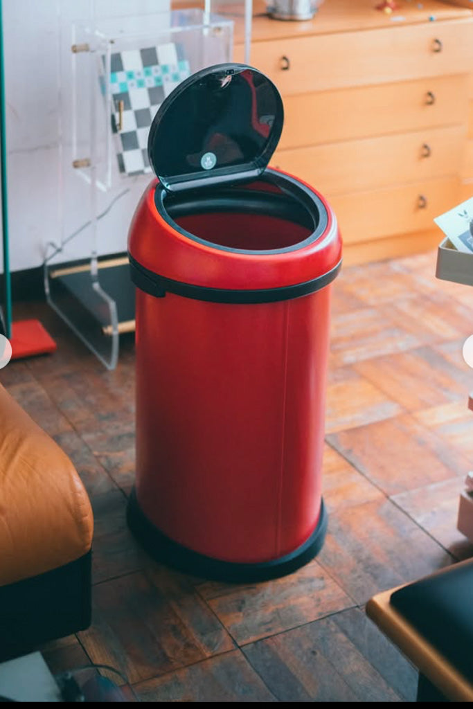 brabantia 赤いダストボックス