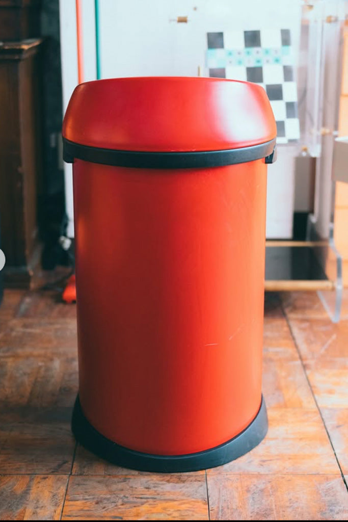 brabantia 赤いダストボックス