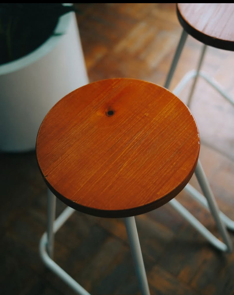 カウンタースツール