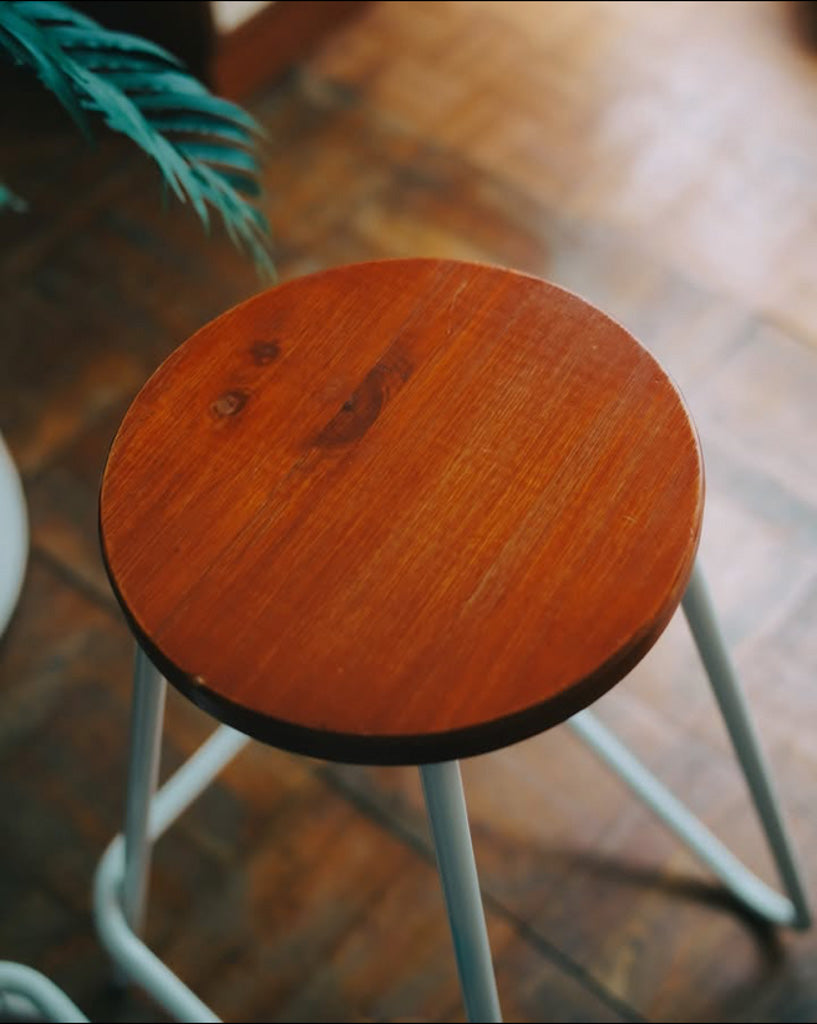カウンタースツール