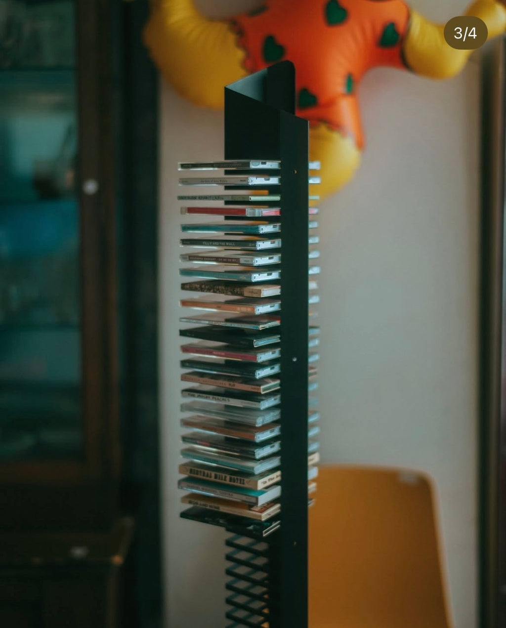 黒いCDタワー